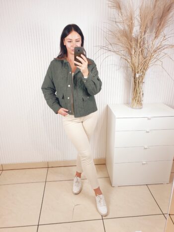 kurtka, sztruksowa, oliwkowa, zapinana na napy, z kołnierzem, z kieszeniami, z przeszyciami