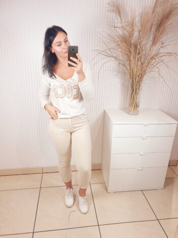 sweter, z długim rękawem, dekolt w serek, z napisem coco