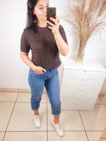 sweter, krótki, krótki rękaw, ze ściągaczem, w warkoczowy splot, luźny, rozmiar uniwersalny, kolor czekoladowy brąz