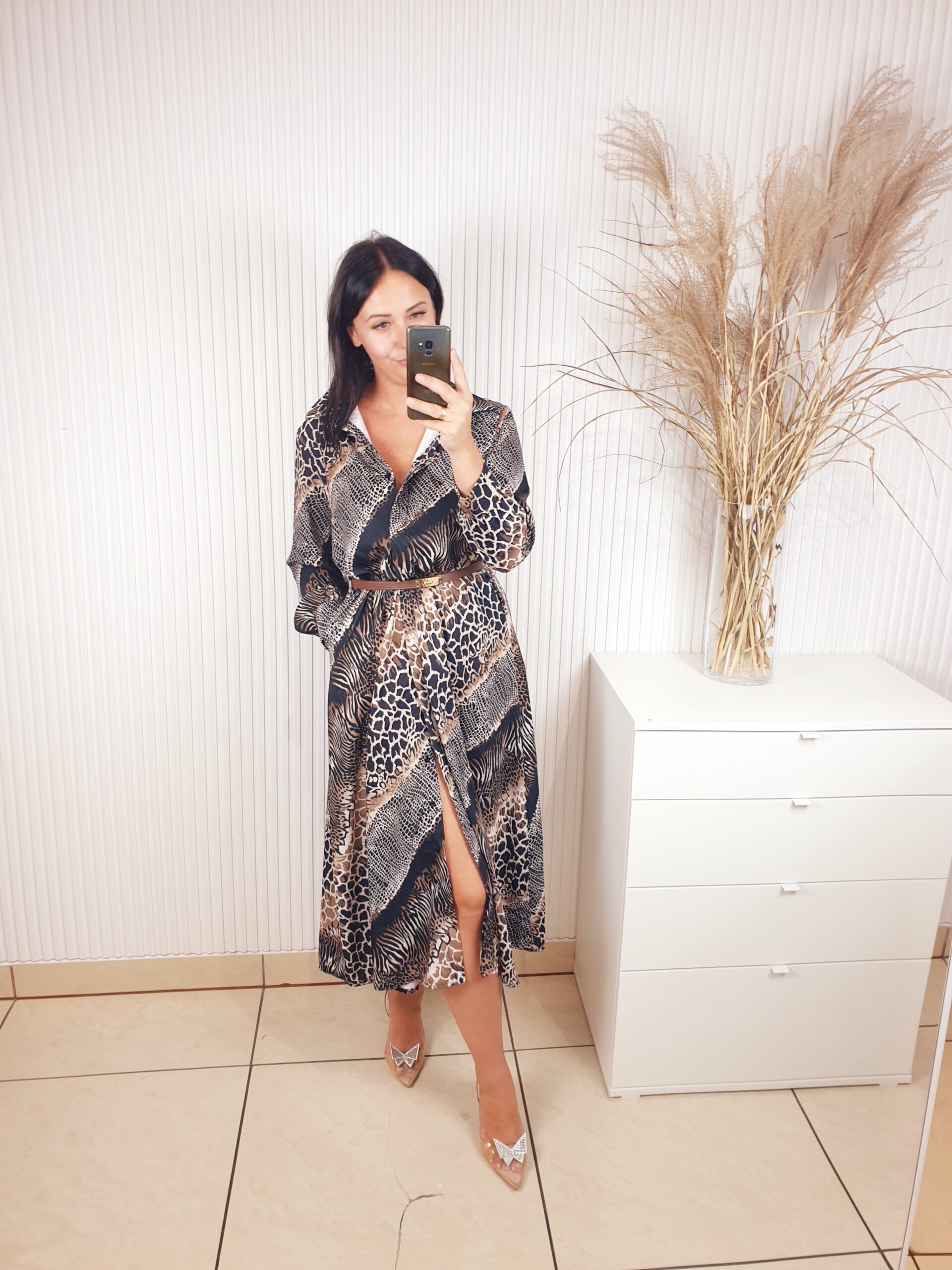 sukienka, z kołnierzykiem, zapinana na guziki, długi rękaw, panterka