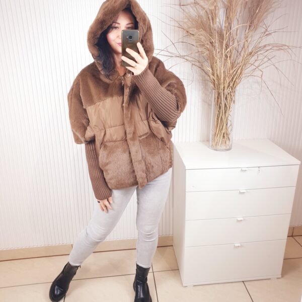 kurtka, czekoladowa, na zamek, ze ściągaczami przy rękawach, z kapturem, z łączonych materiałów,