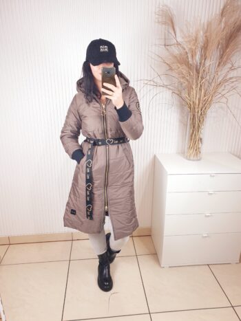 płaszcz, mi...mi..., taupe, zapinany na zamek, z kieszeniami, długi płaszcz , pikowany, z kapturem, z paskiem