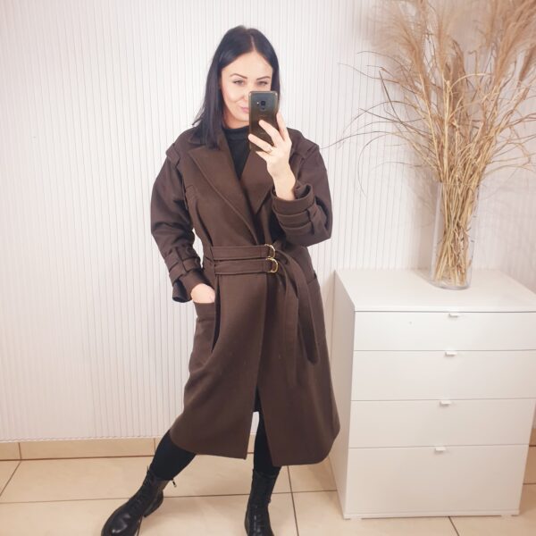 płaszcz, edan, brązowy, zapinany na dwa paski, z kieszeniami, z kołnierzem,