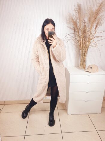 futerko ,MMK, baranek, zapinane na złoty zamek, z kieszeniami, beżowe