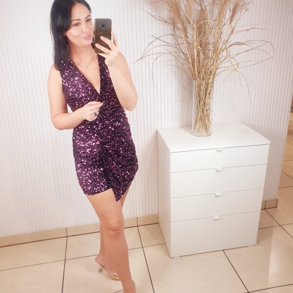 sukienka, cekinowa, mini, fioletowa, śliwkowa, kopertowy dekolt