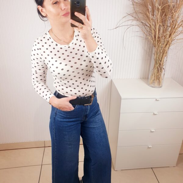 spodnie, jeansy, wysoki stan, palazzo, szerokie nogawki, luźny krój, z paskiem, z kieszeniami, na zamek, szerokie, ciemny jeans