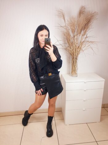 koszula,koronkowa, czarna, wiązana pod szyją, długi rękaw