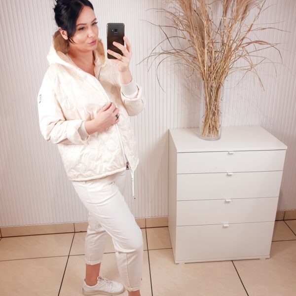 kurtka, kurtka wiosenna, z kapturem, z kieszeniami, na zamek, w wytłaczane kwiaty