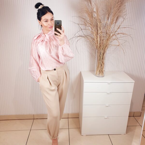 koszula, w groszki, różowa, wiązana przy szyi, damska koszula w groszki