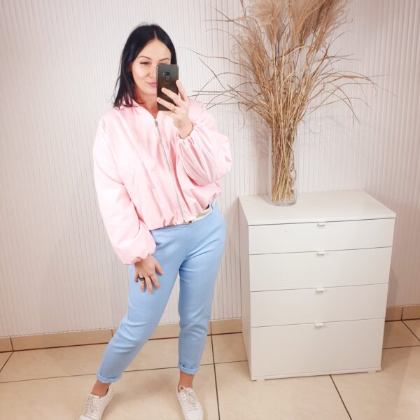 kurtka, bomberka, różowa, pudrowy róż, z kieszeniami, zapinana na zamek, z podszewką