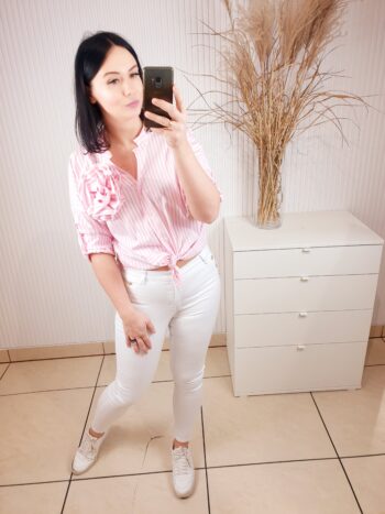 koszula, w paski, biało-różowe, zapinana na guziki, ze stójką, z przypinanym rękawem