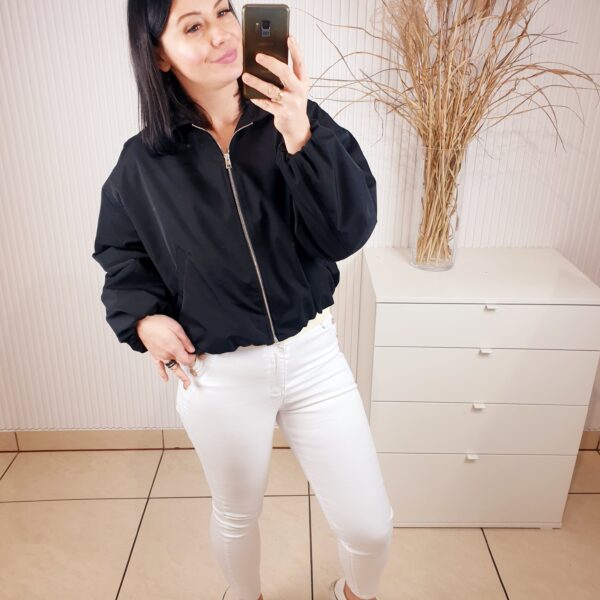 kurtka, bomberka, czarna, zapinana na zamek, z kieszeniami,