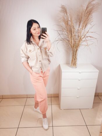 spodnie, livansy, sztruksowe, morelowe, ze złotym guzikiem, z kieszeniami