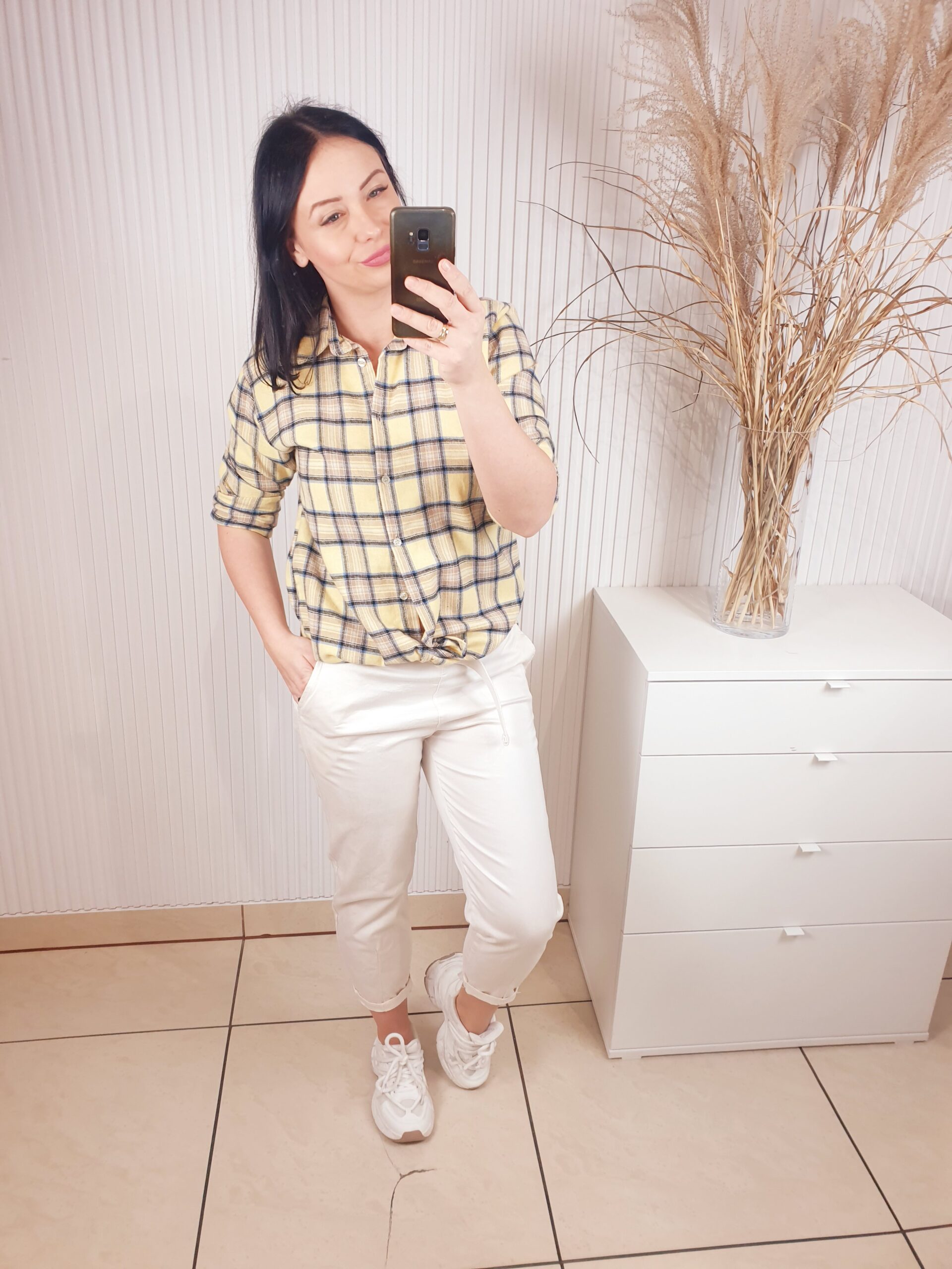 koszula, w kratkę, rozmiar uniwersalny, żółto-beżowa, na guziki, długi rękaw, z kołnierzykiem, bawełniana