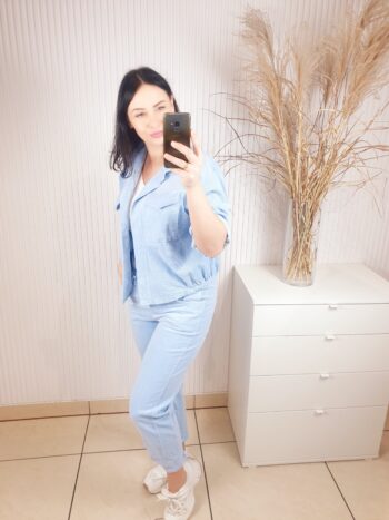 spodnie, sztruksowe, niebieskie, rozmiar uniwersalny, z gumką w pasie, z kieszeniami, lekko zwężane