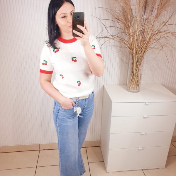 sweterek, krótki rękaw, w wisienki, z czerwonymi detalami, damski sweter w wisienki