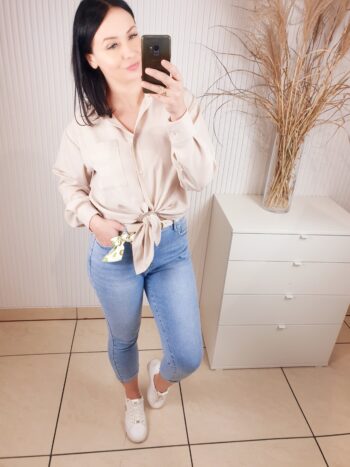 koszula, beżowa, z długim rękawem, zapinana na guziki, z kołnierzykiem